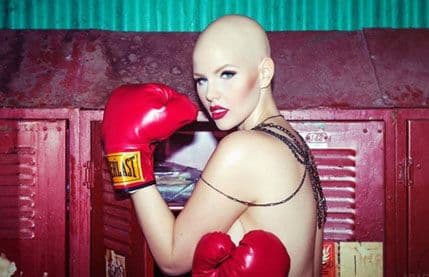 Hrabra manekenka: poslom protiv bolesti Hrabra manekenka: poslom protiv bolesti