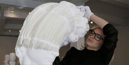 "Rastegljive" biste kineske umjetnice Hongbo "Rastegljive" biste kineske umjetnice Hongbo