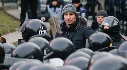 Ponovo sukobi u Kijevu, ima povrijeđenih i privedenih Ponovo sukobi u Kijevu, ima povrijeđenih i privedenih