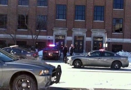 Troje mrtvih u pucnjavi u SAD Troje mrtvih u pucnjavi u SAD