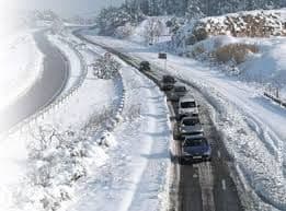 Rumunija: Iz zavijanih vozila spašeno 800 ljudi Rumunija: Iz zavijanih vozila spašeno 800 ljudi