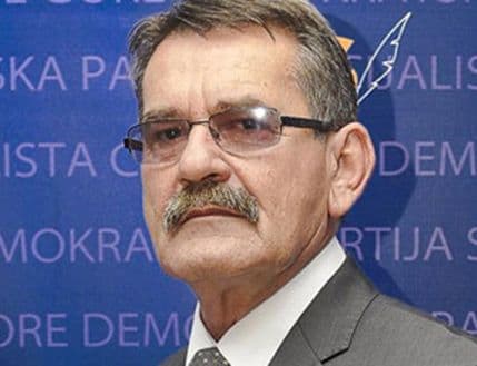 DN: DPS u Ulcinju već dogovorio koaliciju; POBJEDA: Razgovori tek treba da počnu DN: DPS u Ulcinju već dogovorio koaliciju; POBJEDA: Razgovori tek treba da počnu