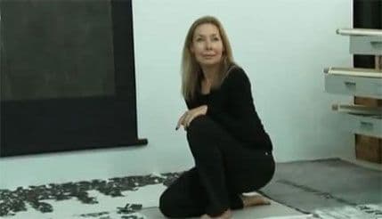 Dizajnerka se ubila skokom sa 15. sprata klinike nakon zatezanja lica Dizajnerka se ubila skokom sa 15. sprata klinike nakon zatezanja lica