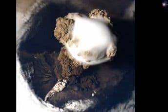 Pogledajte kako iz svemira izgleda vulkanska erupcija