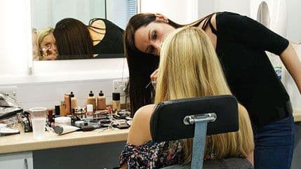 BBC: Voditeljkama dječijih programa zabranjen ruž BBC: Voditeljkama dječijih programa zabranjen ruž