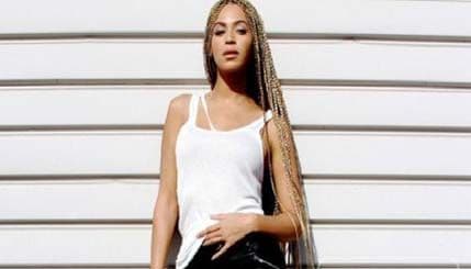 Seksi promjena: Bijonse pokazala novu frizuru Seksi promjena: Bijonse pokazala novu frizuru