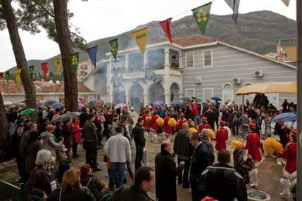 Fešta od mimoze, ribe i vina okupila 15 hiljada posjetilaca Fešta od mimoze, ribe i vina okupila 15 hiljada posjetilaca