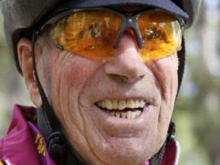 Rekorder u biciklizmu u 102. godini Rekorder u biciklizmu u 102. godini