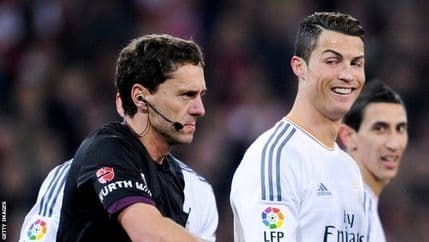 VIDEO: Da li je Ronaldo zaslužio crveni karton? VIDEO: Da li je Ronaldo zaslužio crveni karton?