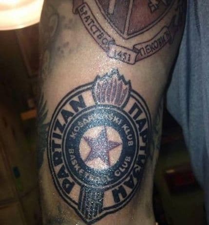 Peković istetovirao grb Partizana! Peković istetovirao grb Partizana!