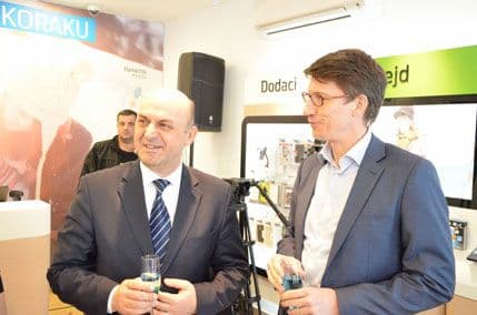 Telenor predstavio redizajniranu prodavnicu u Ulcinju (VIDEO) Telenor predstavio redizajniranu prodavnicu u Ulcinju (VIDEO)