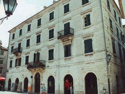 Koncert mladih gitarista iz klase Cerovića u kotorskoj Muzičkoj školi Koncert mladih gitarista iz klase Cerovića u kotorskoj Muzičkoj školi