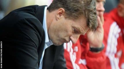 Svonsi uručio otkaz Laudrupu Svonsi uručio otkaz Laudrupu