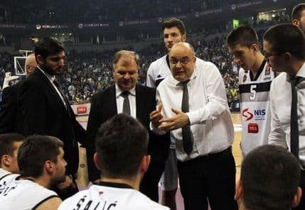 Pogledajte Vujoševićevo isključenje Pogledajte Vujoševićevo isključenje