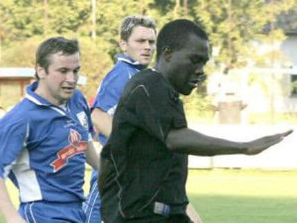 Kamerunac napušta fudbal da bi postao poglavica plemena Kamerunac napušta fudbal da bi postao poglavica plemena