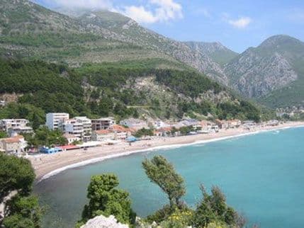 Uhapšen provalnik u sutomorske kladionice Uhapšen provalnik u sutomorske kladionice