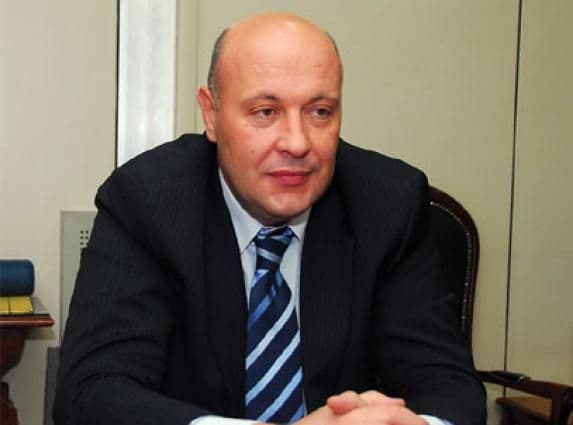 Vučinić još nije odlučio što će sa Gačevićem Vučinić još nije odlučio što će sa Gačevićem