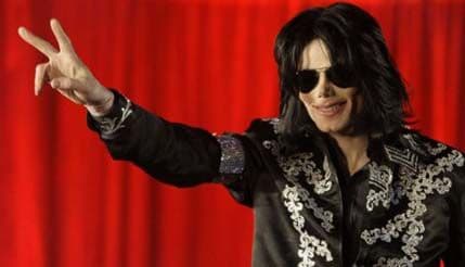 Porodica Majkla Džeksona prevarila državu za 702 miliona dolara Porodica Majkla Džeksona prevarila državu za 702 miliona dolara