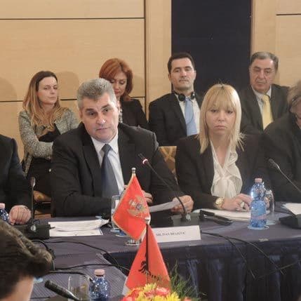 (VIDEO) Brajović ugovara brodsku liniju Virpazar-Skadar (VIDEO) Brajović ugovara brodsku liniju Virpazar-Skadar