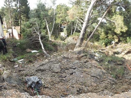 Odronio se put, popadala stabla u Zelenom pojasu Odronio se put, popadala stabla u Zelenom pojasu