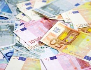 Kome će sve biti smanjene plate u državnom sektoru? Kome će sve biti smanjene plate u državnom sektoru?