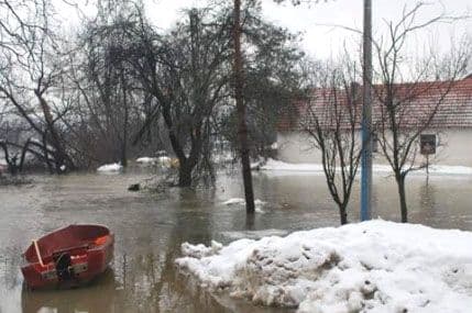 Poplave u Hrvatskoj izmiču kontroli, Karlovac pod vodom Poplave u Hrvatskoj izmiču kontroli, Karlovac pod vodom