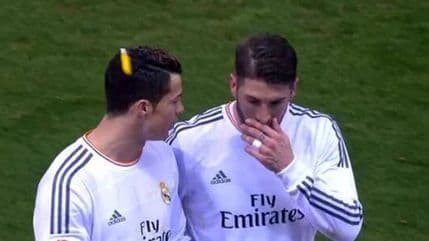 Smiješna kazna za gađanje Ronalda upaljačem Smiješna kazna za gađanje Ronalda upaljačem