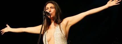 Ive Mendes na glavnom gradskom trgu u Herceg Novom Ive Mendes na glavnom gradskom trgu u Herceg Novom