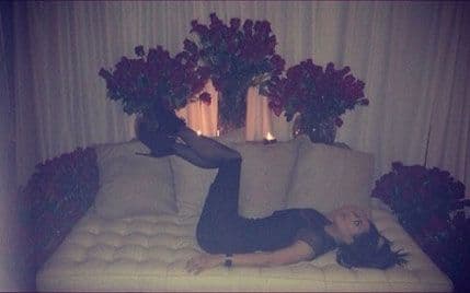 Kim Kardašijan dobila 1.000 ruža za Dan zaljubljenih Kim Kardašijan dobila 1.000 ruža za Dan zaljubljenih