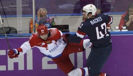 Amerikanci uz dramu dobili Ruse u hokeju Amerikanci uz dramu dobili Ruse u hokeju