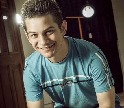 „Još ne sviće rujna zora“ odjekuje aerodromom u Melburnu „Još ne sviće rujna zora“ odjekuje aerodromom u Melburnu