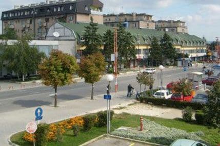 ZAJEČAR: Voz naletio na džip, četvoro poginulo ZAJEČAR: Voz naletio na džip, četvoro poginulo