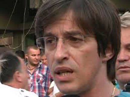 Pijani i drogirani građani nasrću na ljekare Pijani i drogirani građani nasrću na ljekare