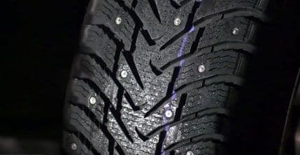 Zimska guma sa šiljcima koji se aktiviraju na dugme Zimska guma sa šiljcima koji se aktiviraju na dugme