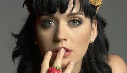 Keti Peri proglašena za ženu godine Keti Peri proglašena za ženu godine