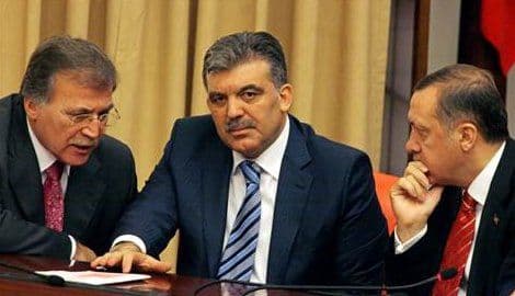 Turski predsjednik Gul izgubio 80.000 ljudi na Tviteru zbog zakona o internetu Turski predsjednik Gul izgubio 80.000 ljudi na Tviteru zbog zakona o internetu