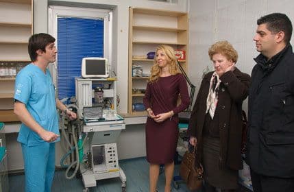 CKB donirala Urgentnom centru monitor za praćenje vitalnih funkcija CKB donirala Urgentnom centru monitor za praćenje vitalnih funkcija
