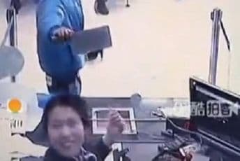 VIDEO: Pljačkaš nije očekivao ovakvu reakciju radnice na šalteru