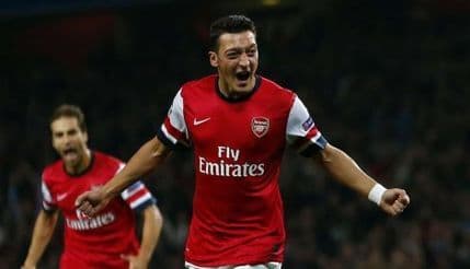 Ozil kolima udario fotografa? Ozil kolima udario fotografa?