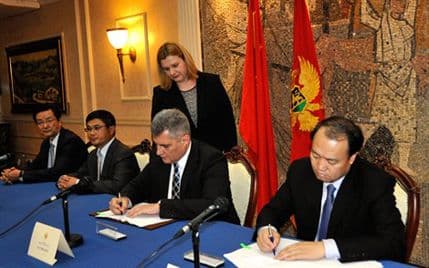 Potpisan ugovor za autoput, gradnja počinje na proljeće (VIDEO) Potpisan ugovor za autoput, gradnja počinje na proljeće (VIDEO)