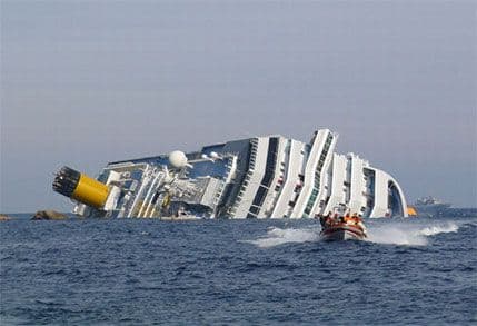 Kapetan Konkordije vratio se danas na olupinu broda Kapetan Konkordije vratio se danas na olupinu broda