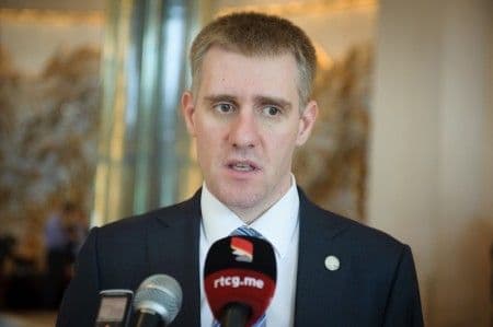 Lukšić sa Krasnićijem: Odnosi sa Kosovom dobri, ali se mogu i produbiti Lukšić sa Krasnićijem: Odnosi sa Kosovom dobri, ali se mogu i produbiti