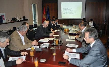 Uvezati KAP i Željezaru sa malim i srednjim preduzećima Uvezati KAP i Željezaru sa malim i srednjim preduzećima