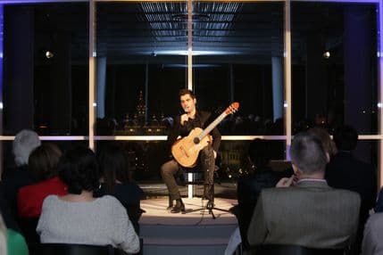 Prvi Karadaglićev nastup u Beču okupio austrijski društveni krem Prvi Karadaglićev nastup u Beču okupio austrijski društveni krem