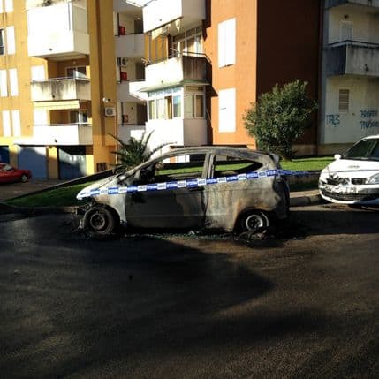 Zapaljen mercedes u Budvi Zapaljen mercedes u Budvi
