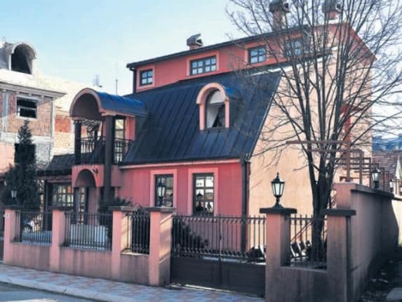 Cetinje: Biznismeni nasrnuli na šefove policije Cetinje: Biznismeni nasrnuli na šefove policije