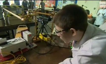 Trinaestogodišnjak u učionici izgradio nuklearni reaktor Trinaestogodišnjak u učionici izgradio nuklearni reaktor