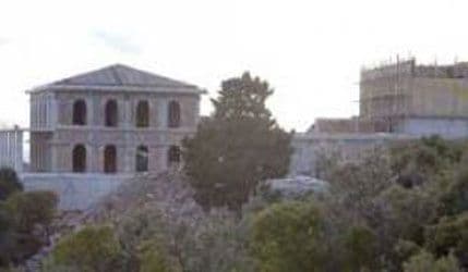 EPCG isključila struju Deripaskinom gradilištu na Platamunima EPCG isključila struju Deripaskinom gradilištu na Platamunima