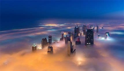 FOTO: Dubai pod maglom snimljen sa najviše zgrade na svijetu FOTO: Dubai pod maglom snimljen sa najviše zgrade na svijetu