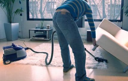 OECD: Norvežani najviše učestvuju u kućnim poslovima, Japanci najmanje OECD: Norvežani najviše učestvuju u kućnim poslovima, Japanci najmanje